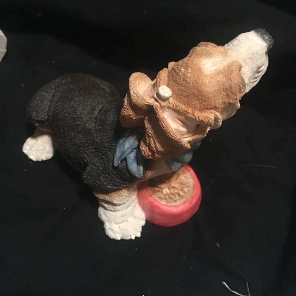 Stone Critters Majestic Basset Hounds with Food Dish Ears Pinned‎ Back Figurine